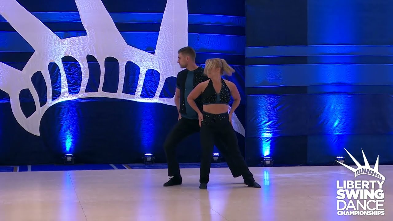 Liberty Swing 2023 Rising Star John Carrez & Lucie Renaud