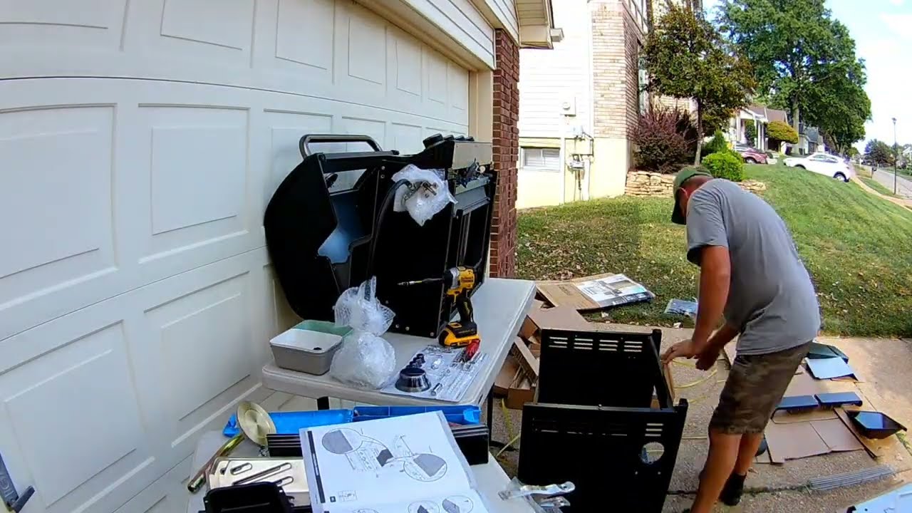 Assembling Member&rsquo;s Mark Pro Series 4-Burner Gas Grill w Thermostatic Control from Sam's Club