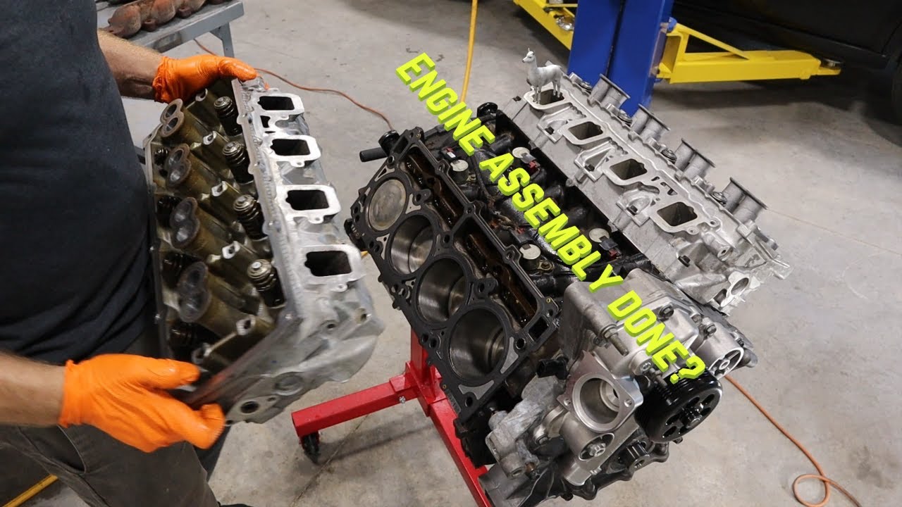 Chrysler Hemi 5.7 Engine Rebuild Continues Top End // 300C Episode 4