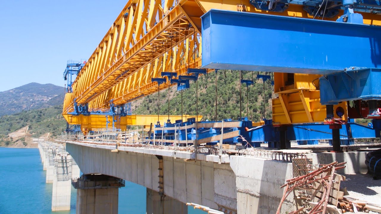 تابعو آخر أشغال الطريق السيار جيجل العلمة في شطره بين نفق تاكسانة و جسر تابلوطNEW ALGERIAN HIGHWAYS 