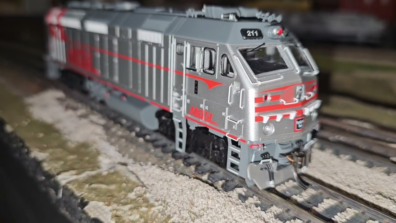 Rapido EMD F40PHM-2 Metra CB&Q 