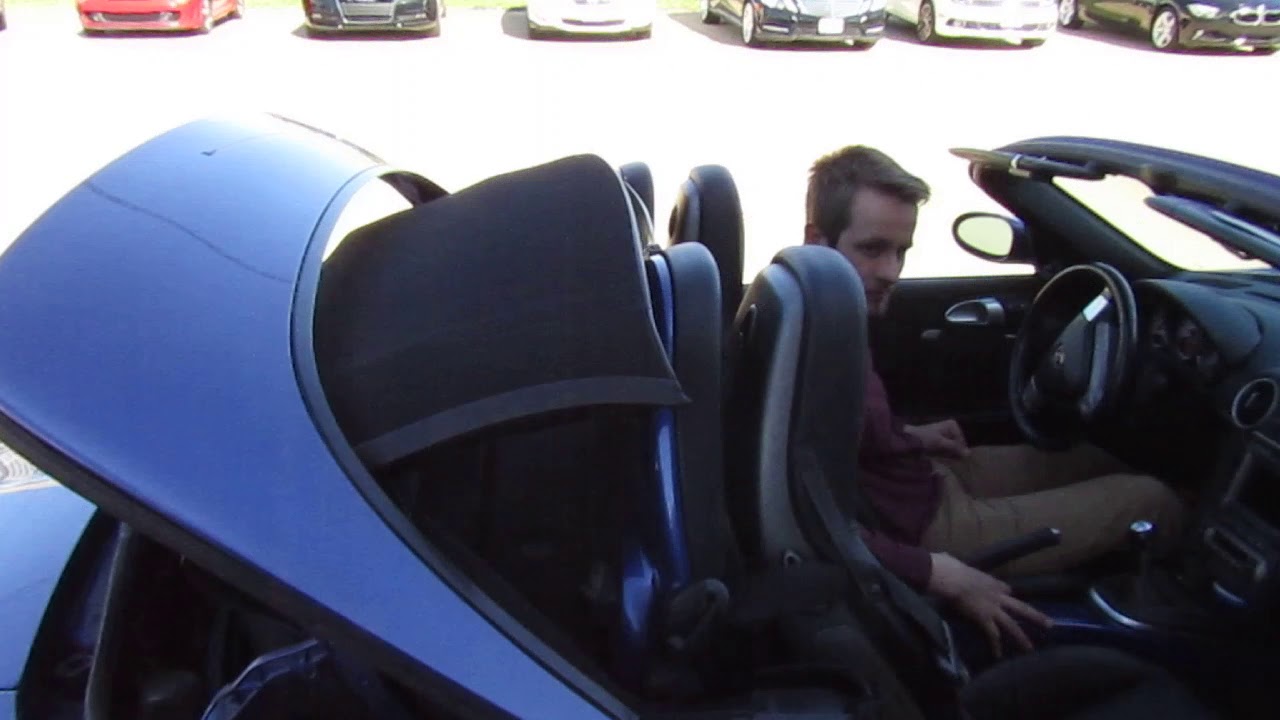 How to Operate a Porsche Boxster Convertible Soft Top