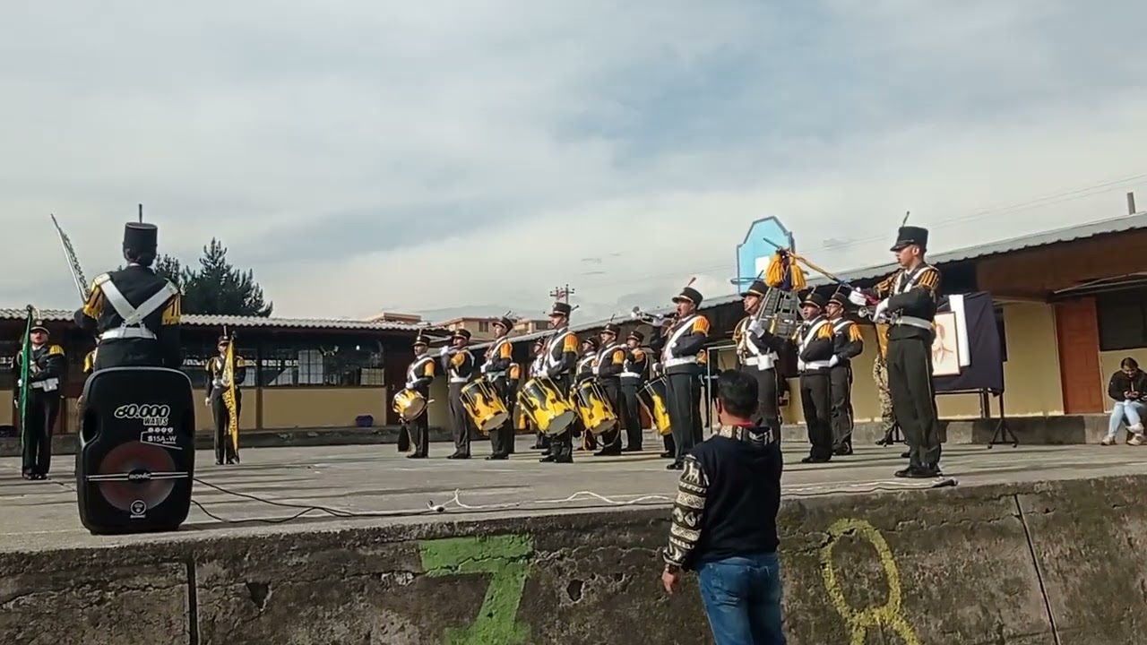 Presentación del Colegio Militar Abdón Calderón en las Fiestas Patronales de la Institución.