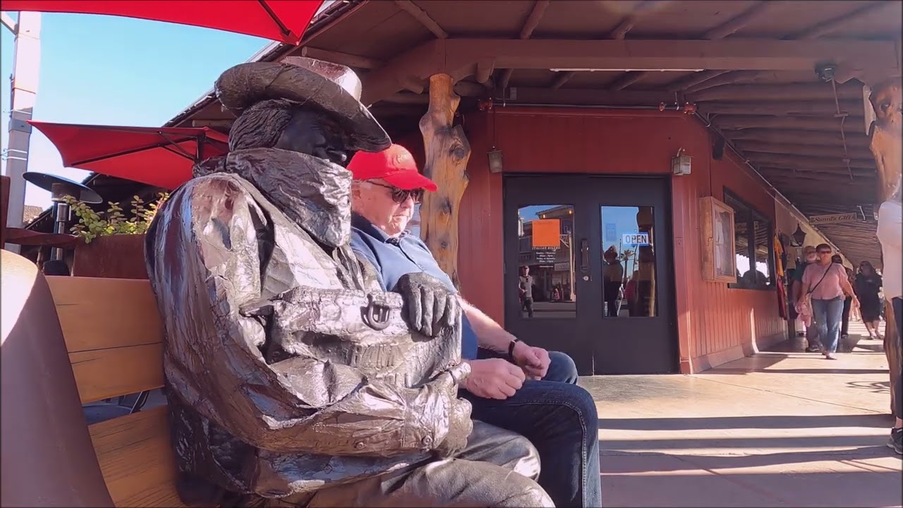 Bronze Cowboy living statue prank!