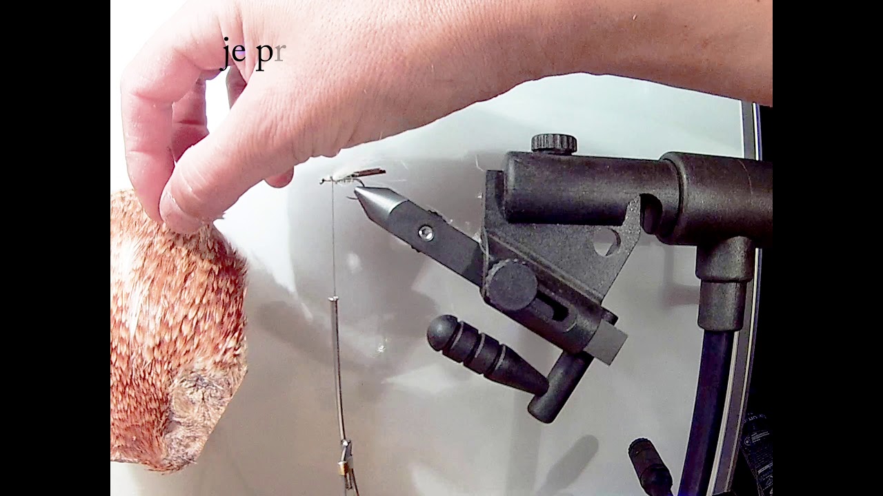 Montage d'une sedge pour pêcher a la mouche le chevesne ou autres poissons gobeurs en été