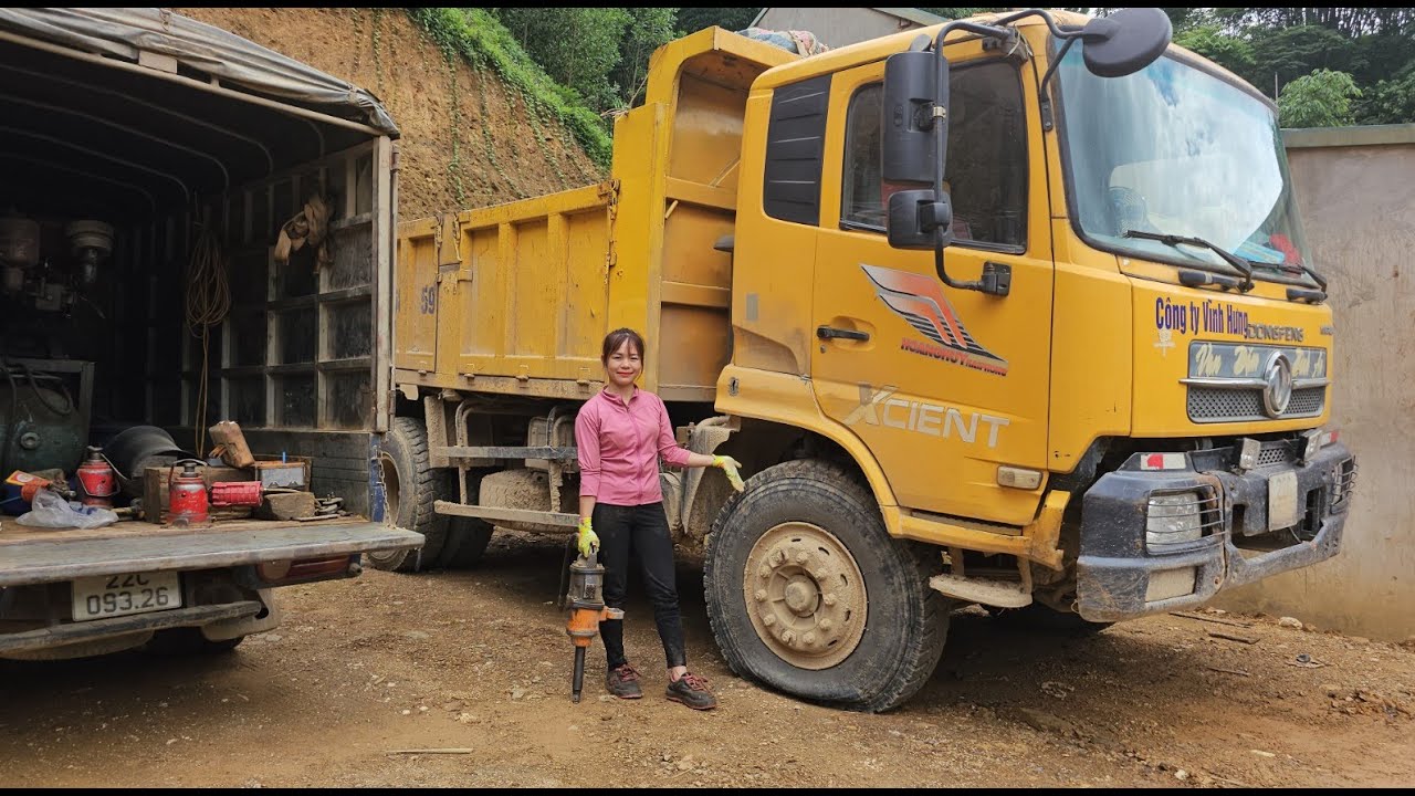 Roadside Tire Salvage Girl Shocked to Receive $5 for Her Work