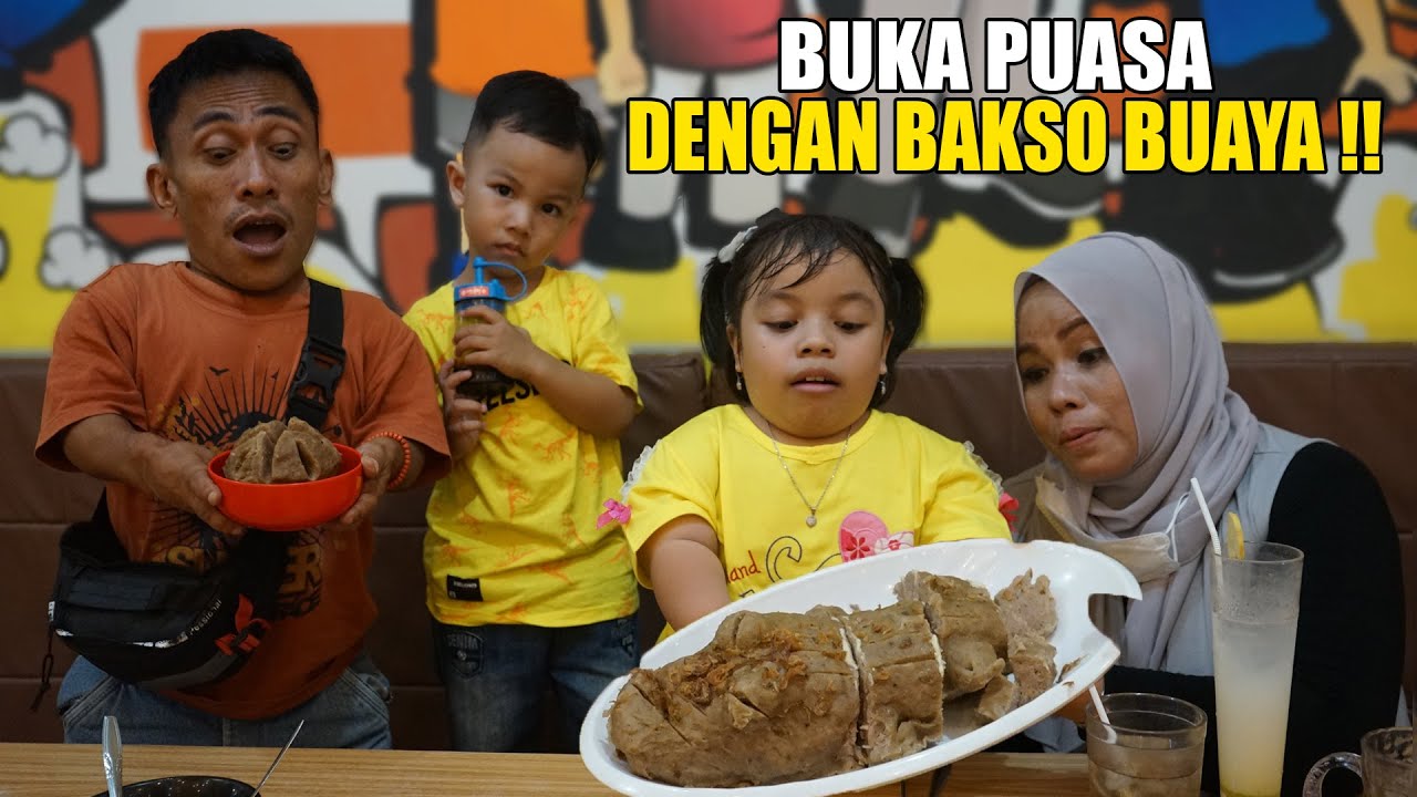 AJAK TEMAN SEPERJUANGAN PAPAHKU BERBUKA PUASA DENGAN BAKSO JUMBO DAN BAKSO BUAYA !!