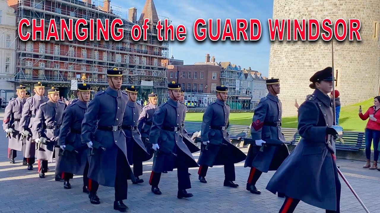 WINDSOR CASTLE GUARD Queen's Gurkha Engineers with Band of the Brigade of Gurkhas NEW💂