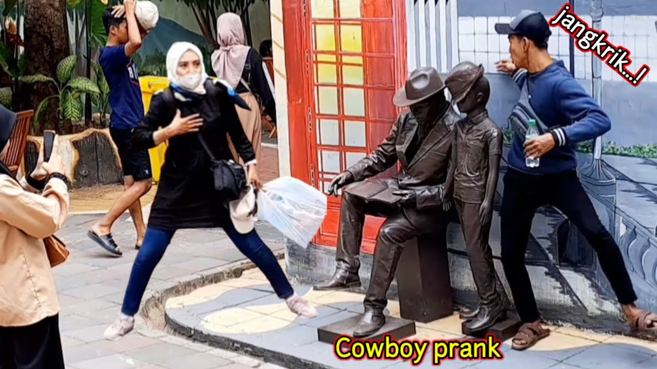 Cowboy prank || aksi senior junior bikin shock..!! funniest reactions || prank patung hidup