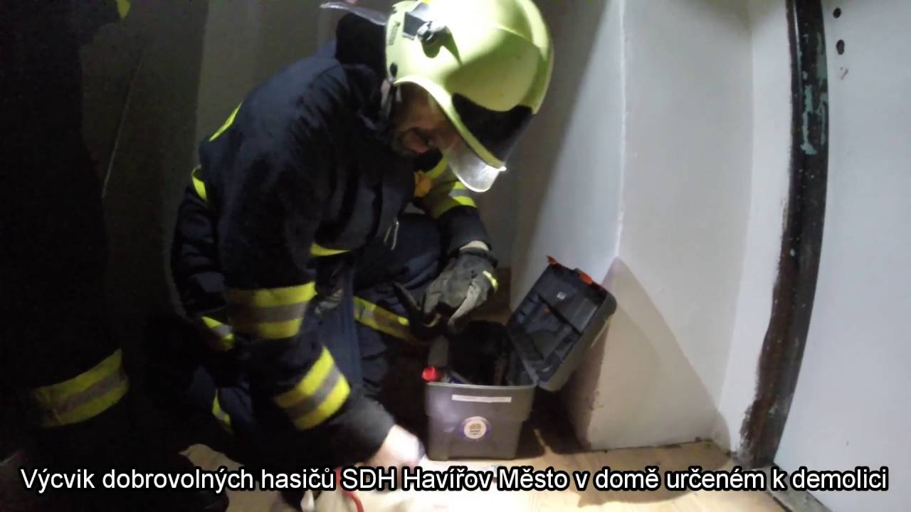 Havířov: Hasiči trénovali v domě určeném k demolici
