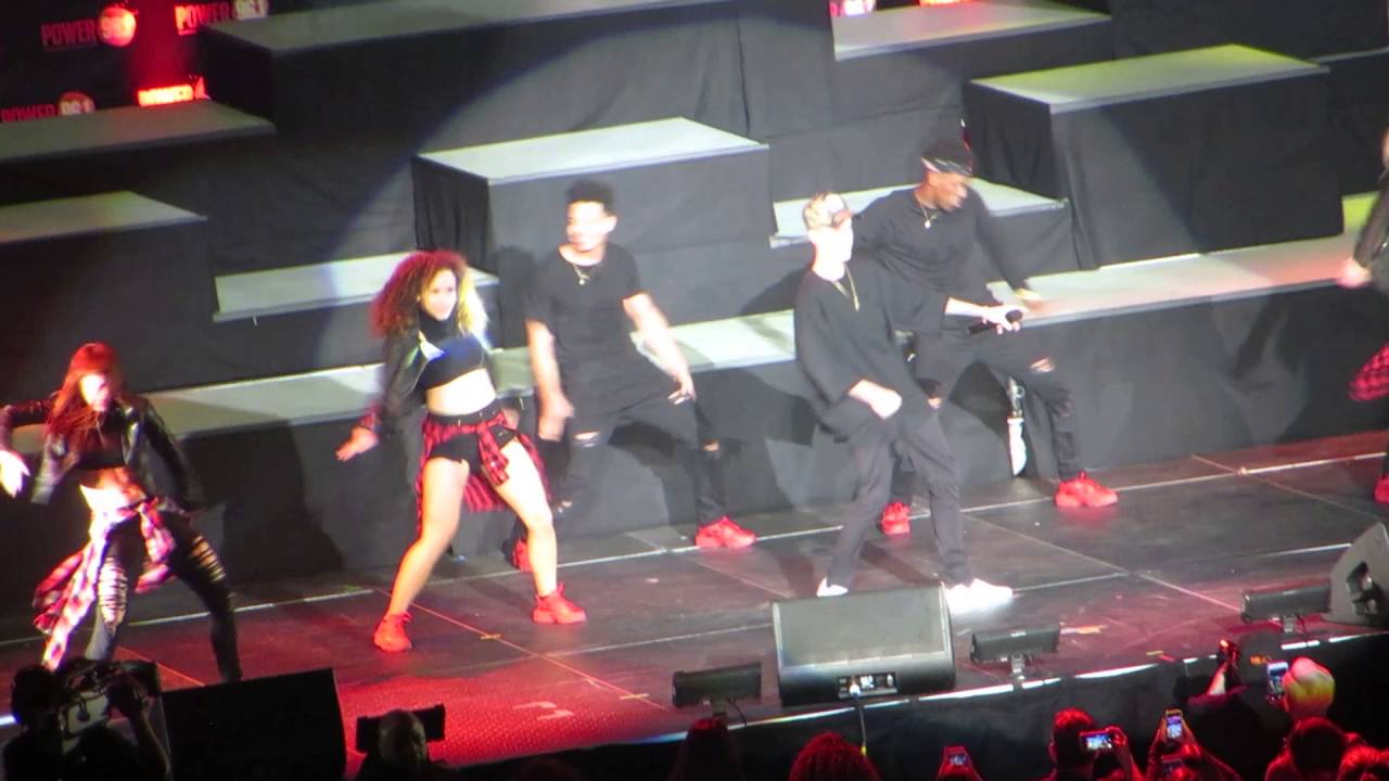 Justin Bieber- Sorry Live Jingle Ball