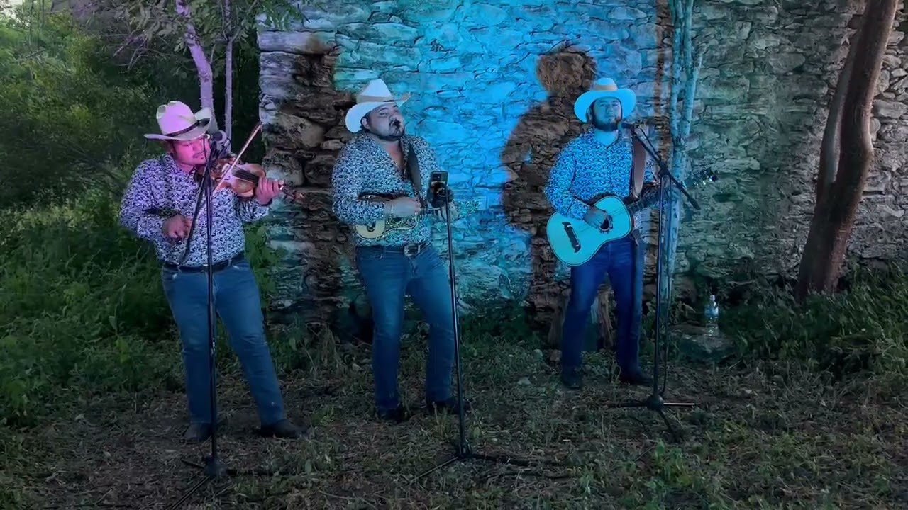 Las Águilas andan solas ,los cantores de González 🎻🤠