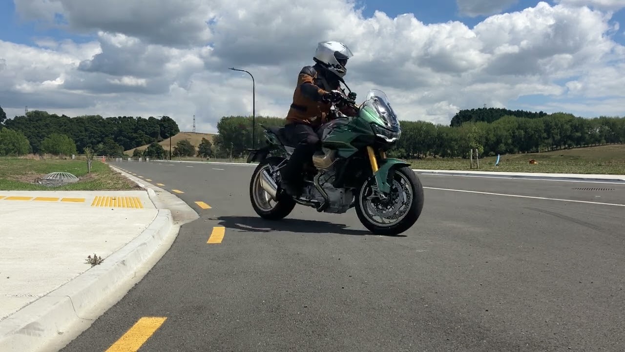 Moto Guzzi V100 Mandello - off bike sound