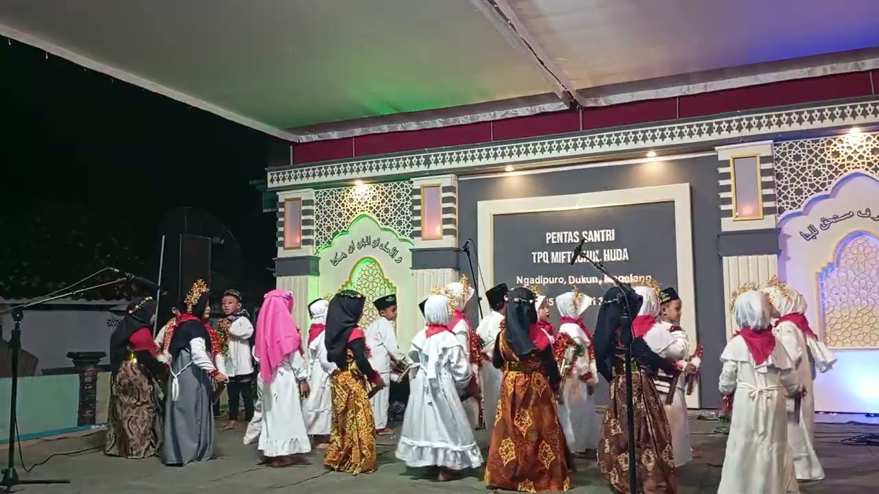 PENTAS ANAK ANGKLUNG TK RA NGADIPURO