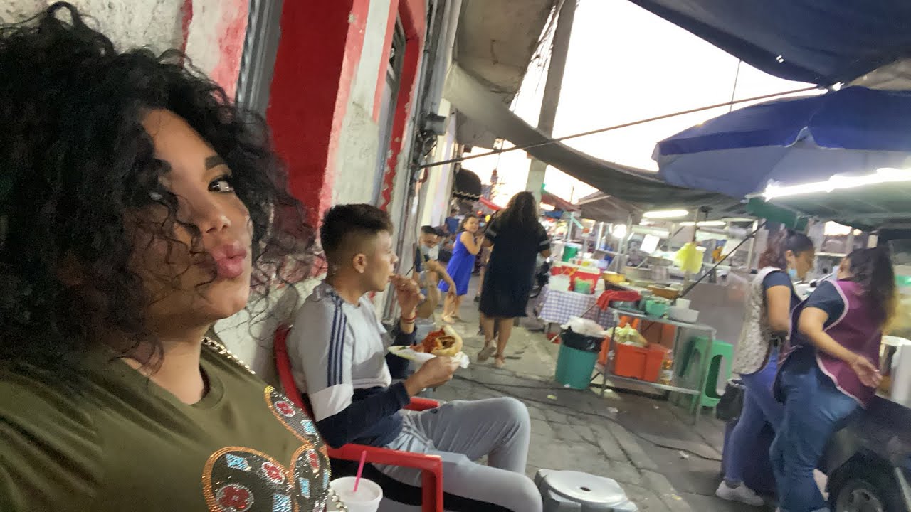Hola desde San Juan del Coesillo  comiéndonos unas guacamayas con el Brayan