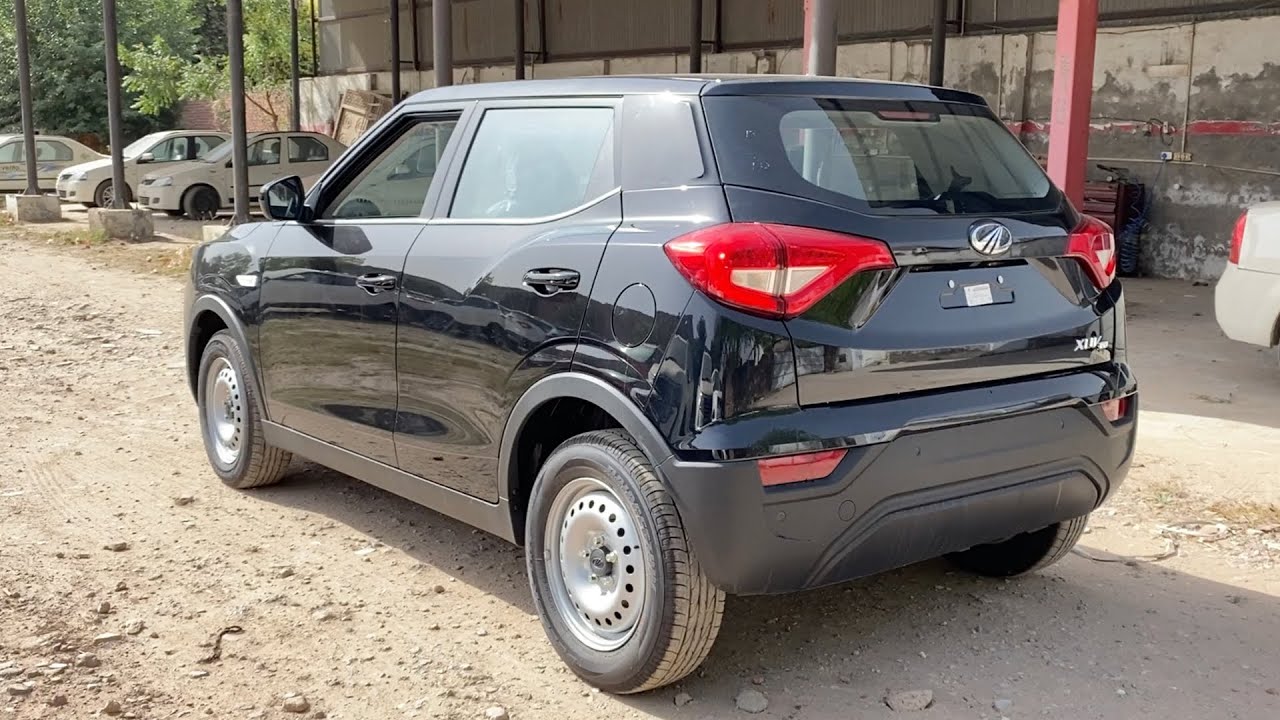 Mahindra XUV300 W4 2021 | XUV300 2021 Base Model | Review | Features | On Road Price | Interior