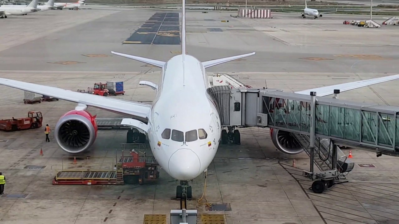 Avianca vuelo Barcelona - Bogotá. Boeing 787 Dreamliner. #Navidad