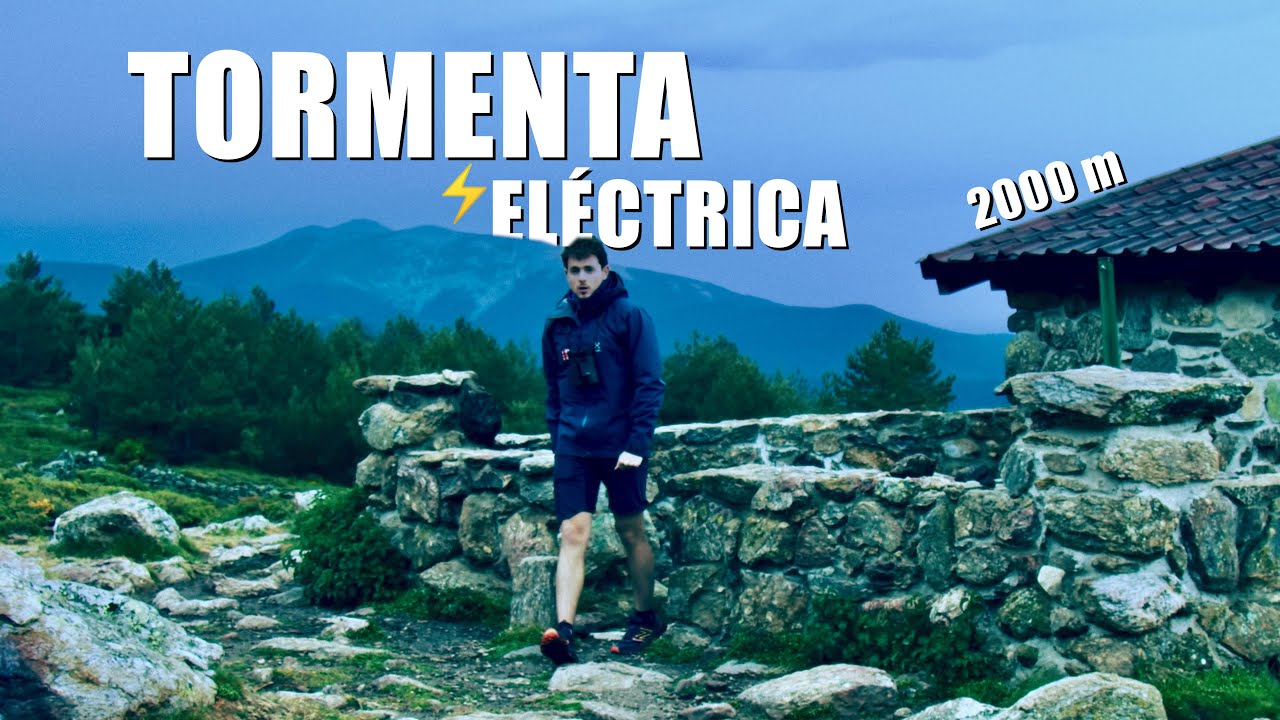 Buscando ANIMALES con TORMENTA eléctrica en la MONTAÑA (noche en REFUGIO) ⚡️