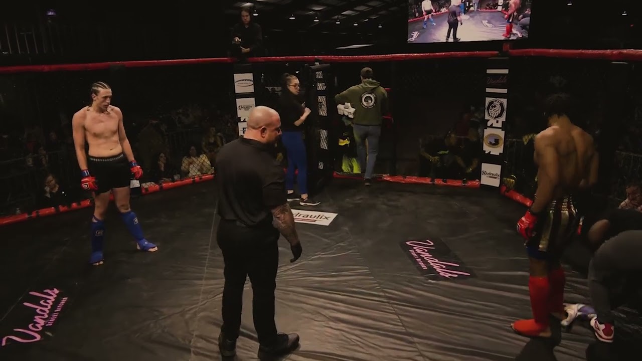 ECC XVII - Lucas Jenkins vs  Issac Mason