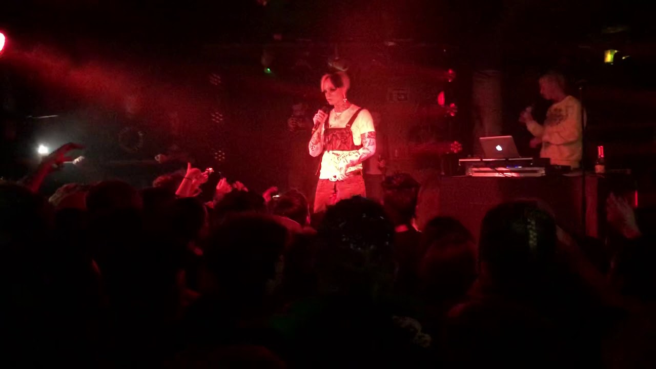 Bexey - Runaway - LIVE (Underworld camden town 04/12/2018)