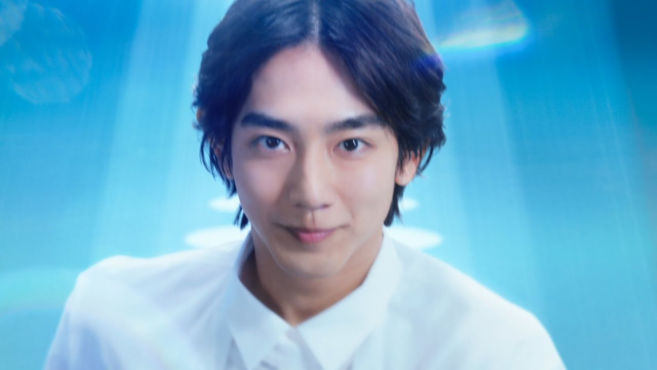 “ゼンカイザー”駒木根葵汰、爽やかスマイルで走り抜ける！茅島みずきと新CMで共演　アマノ新CM「AMANOの道」編