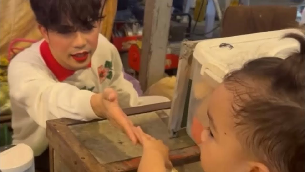 ไอเฟลลูกใคร (?)