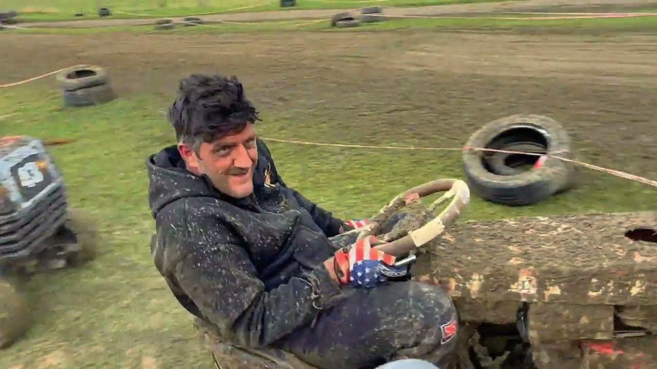 Course de tracteur tondeuse de Héron #pepone #humour #racing #sports