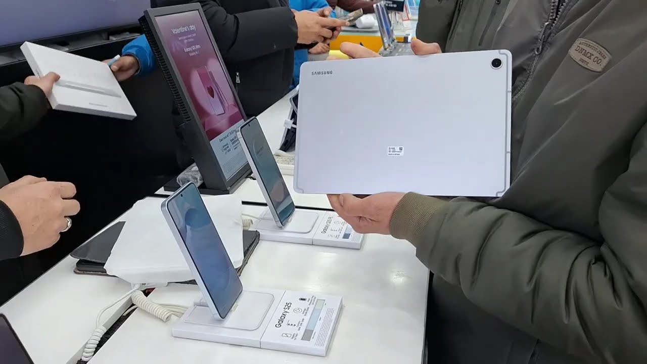 #Samsung #galaxy #tabs10lite #trendingvideos #Innovative #viral #samsungindia #Ai #techgadets #boost