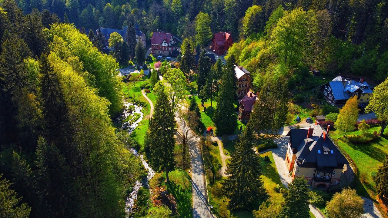 Międzygórze ulica Sanatoryjna Maj 2022