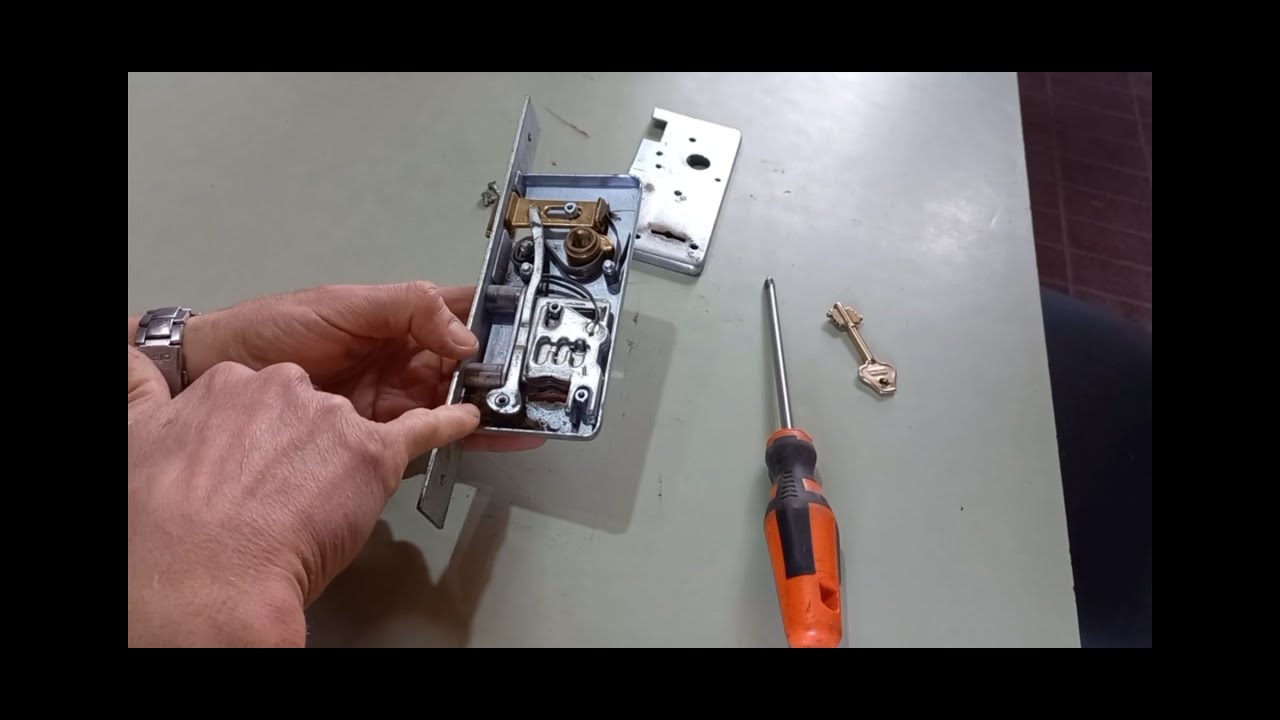 COMO ARREGLAR REPARAR CERRADURA QUE SE TRABA