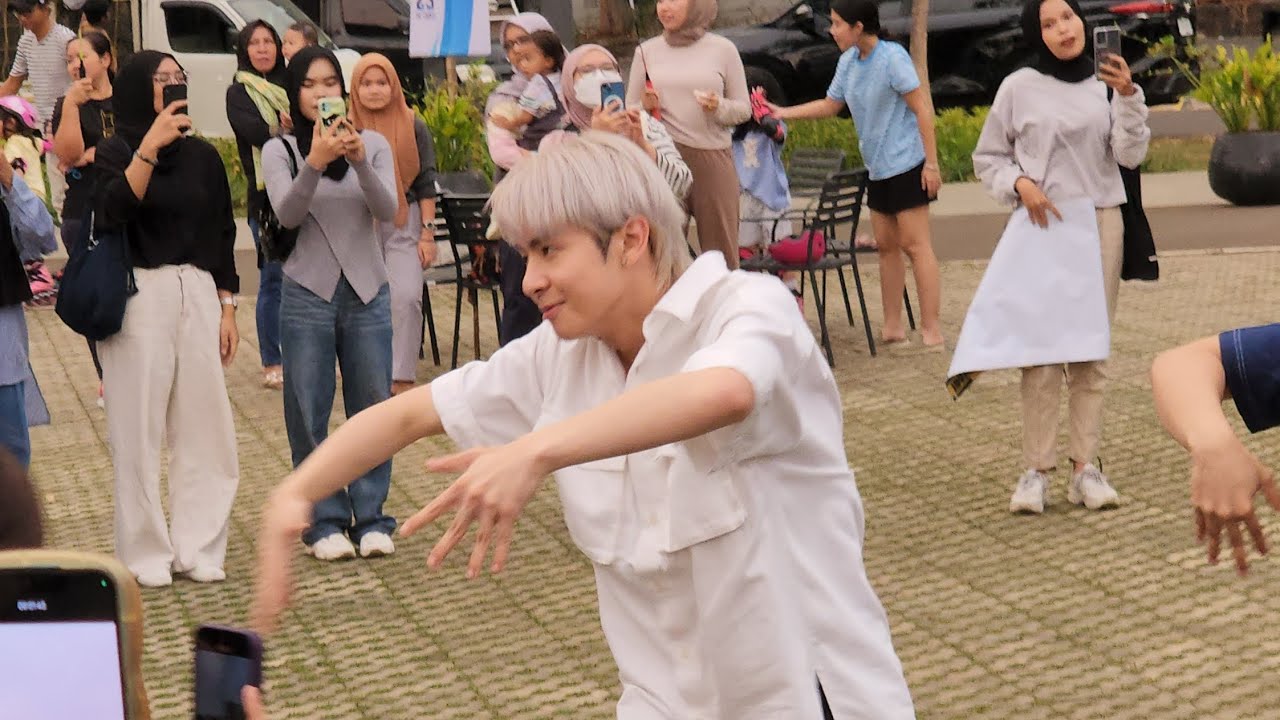 Justin Focus - SB19 Gento Busking in Indonesia