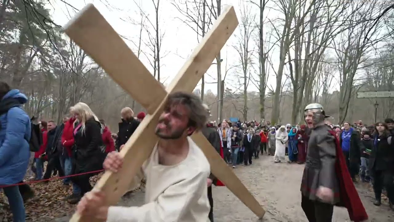 PRZEBUDZENIE W USA I EUROPIE! Chcieli zniszczyć Kości&oacute;ł, a wierni masowo wracają!