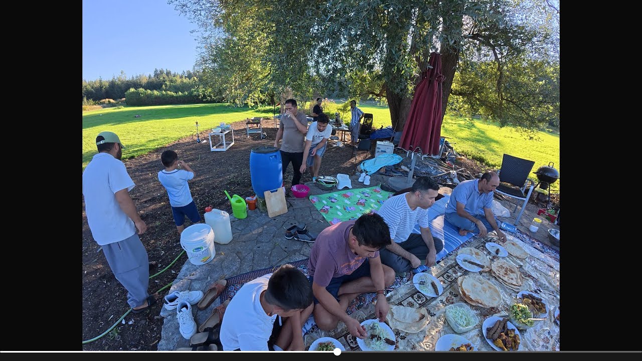 یک دوره همی با دوستان  یک روز ساده،اما پر از خاطره‌های قشنگ.همین لحظه هاست که زندگی رو زیبا می کنه❤️