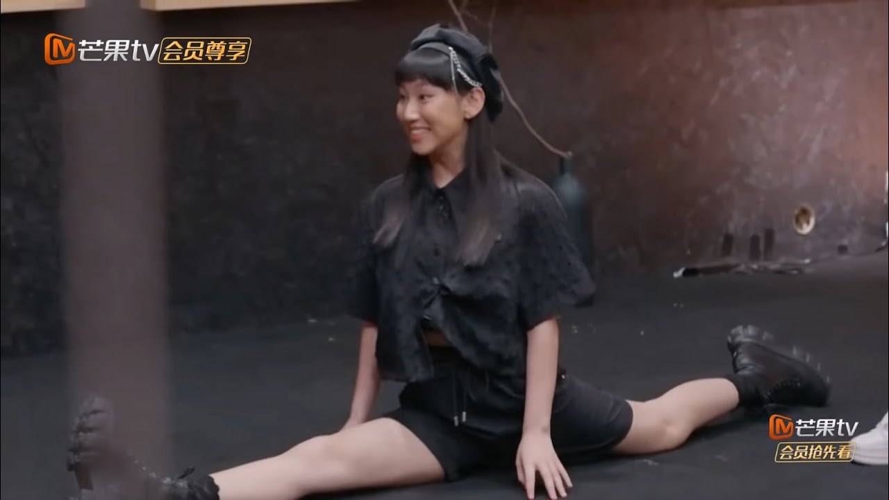 Gigi露额头劈叉震惊全场!千嬅队犀利问题大拷问:谁是队内最高音？