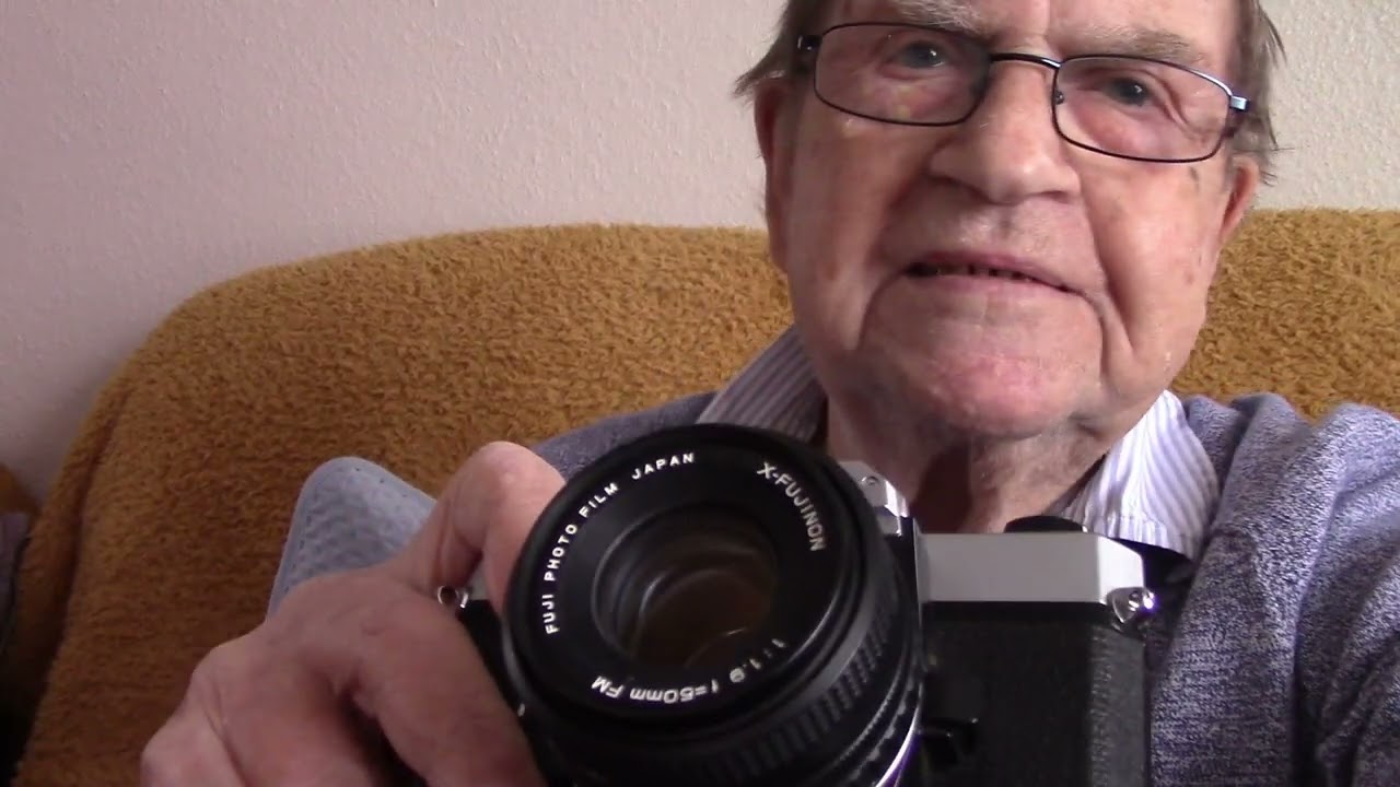 REVIEW : FUJICA STX-1 film Camera