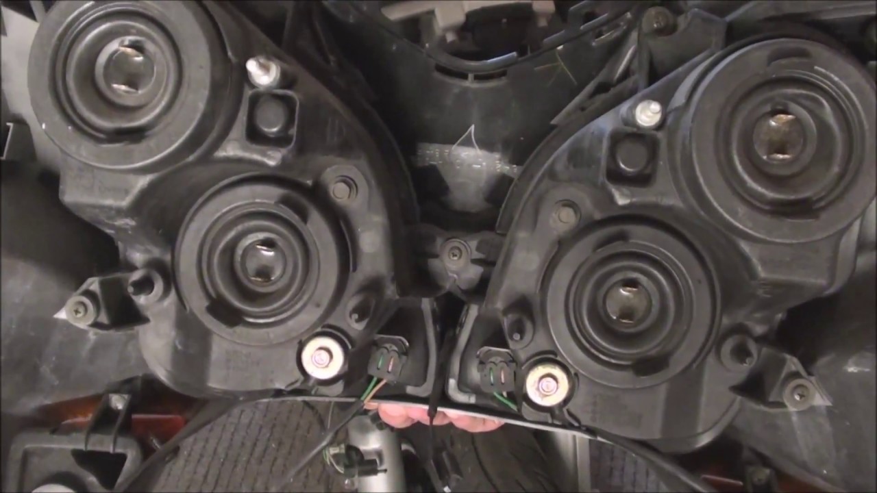 Honda VFR 800 Vtec De-Montage der Verkleidungen