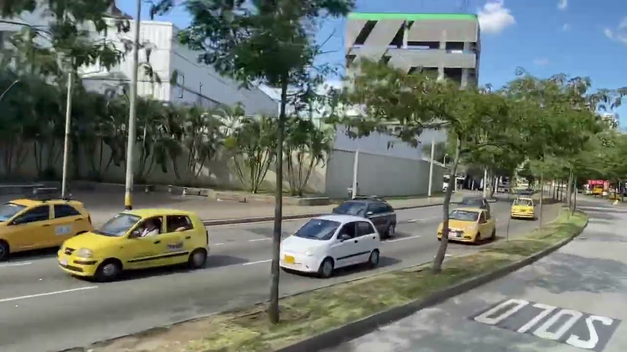 Medellin, Colombia vista desde el Metro plus.