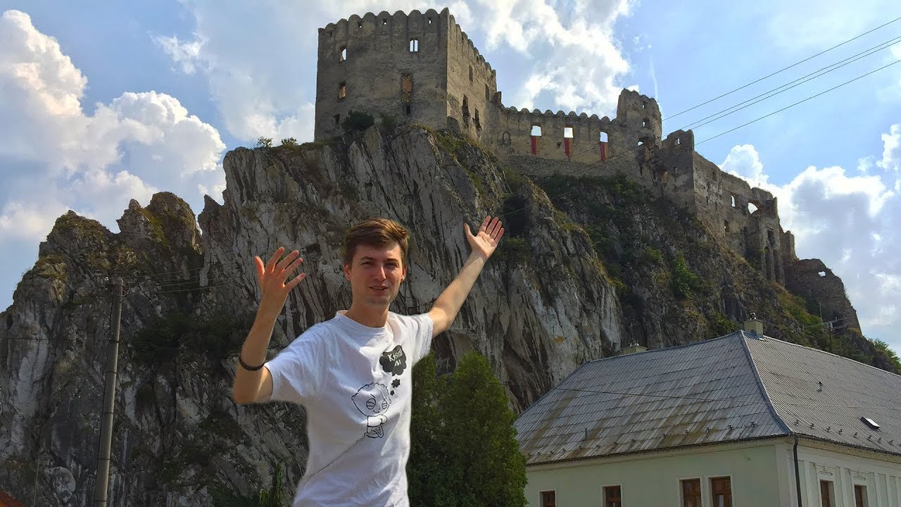 HRAD BECKOV SE NACH&Aacute;Z&Iacute; JEN P&Aacute;R KM ZA HRANICEMA!