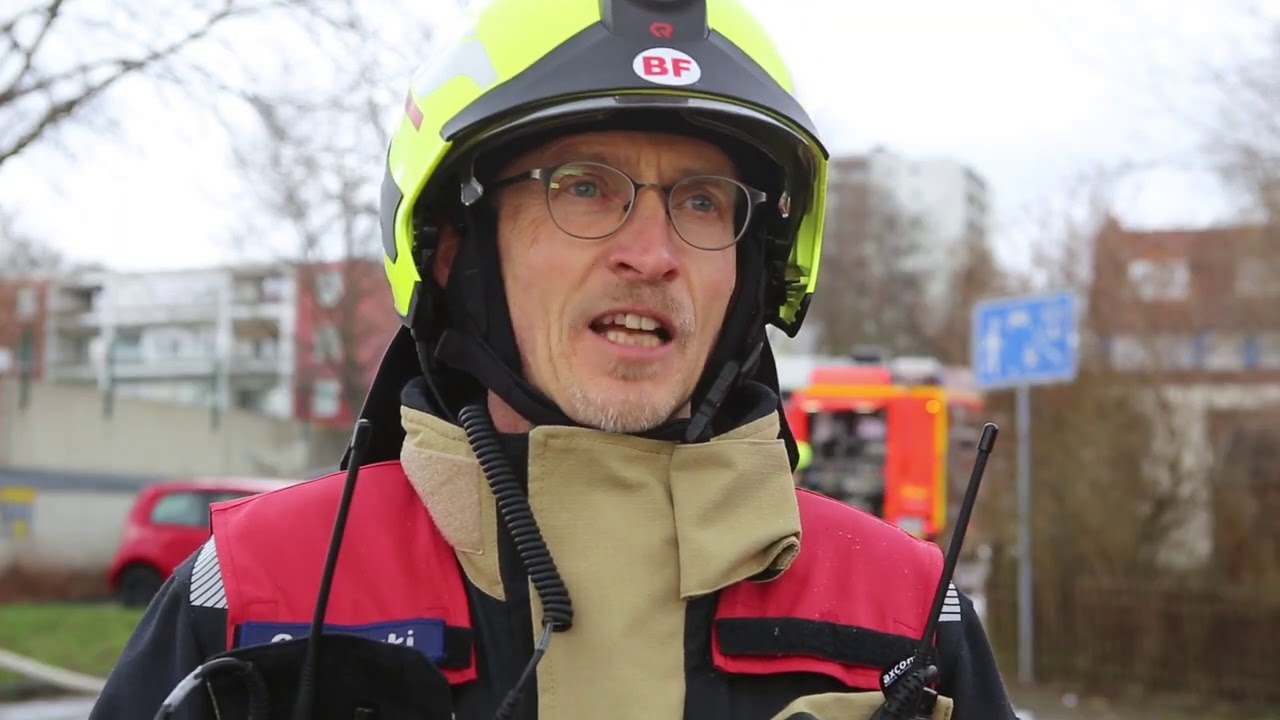 Zwei Pkw und Wohnmobil brennen in Göttingen, 14.03.2021