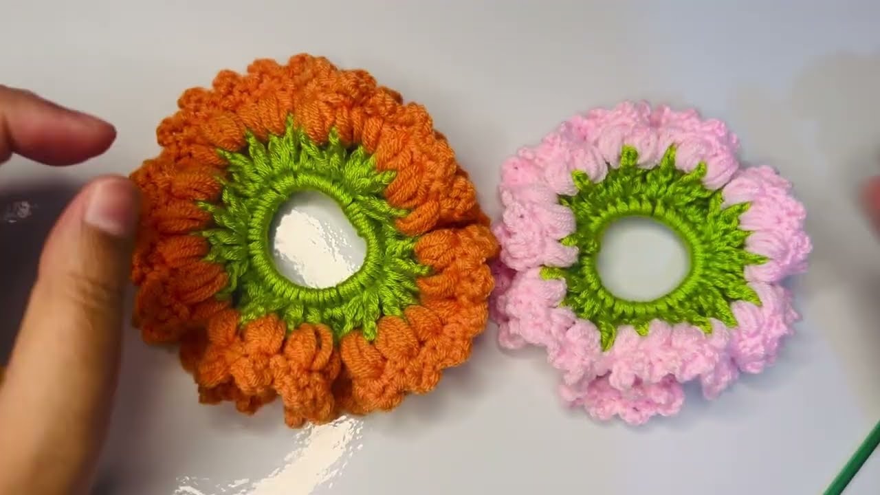 Easy Crochet Scrunchie Tutorial for BEGINNERS | Crochet Lily Scrunchie | Aesthetic Crochet