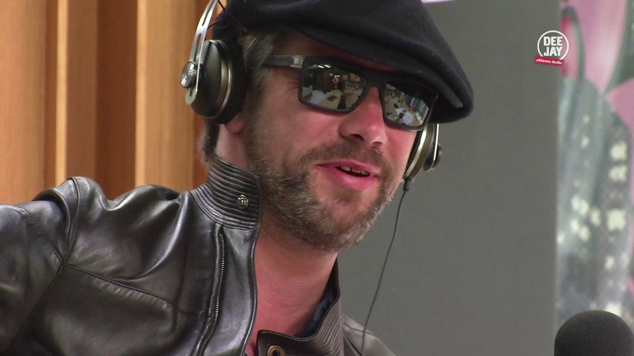 Radio Deejay: Jamiroquai ospite a DJCI racconta alcuni aneddoti dal set del videoclip di Cloud 9