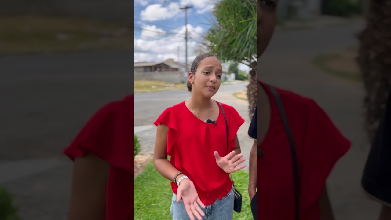 Menina rica flagrou sua mãe catando papelão e o final vai te emocionar
