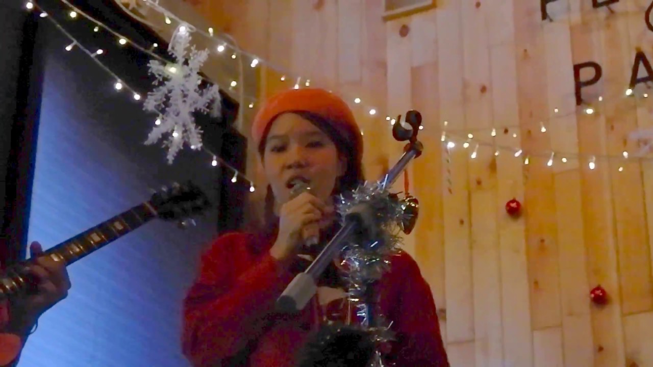 Earth Patravee - People on Pause - 24-12-2560