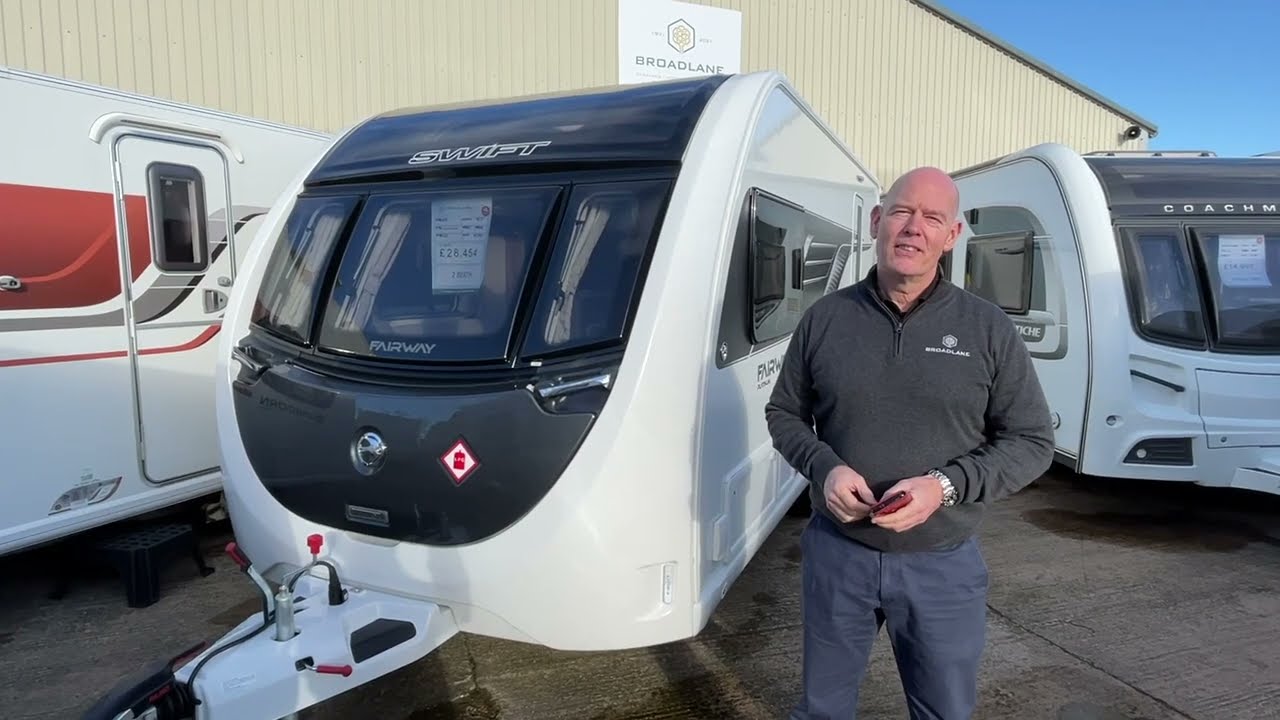 Tour around the Swift Fairway Platinum 480 - 2022 model with Gary from Broadlane