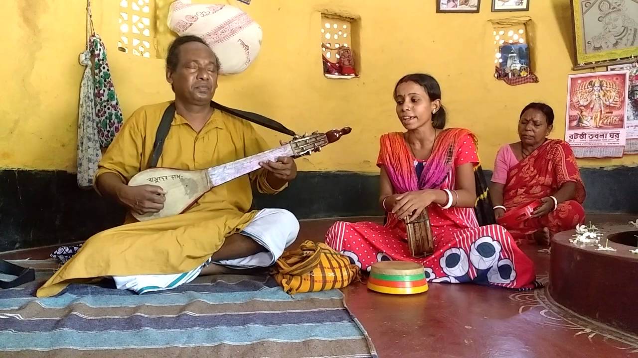 Baul  Basudeb Das his daughter and wife.