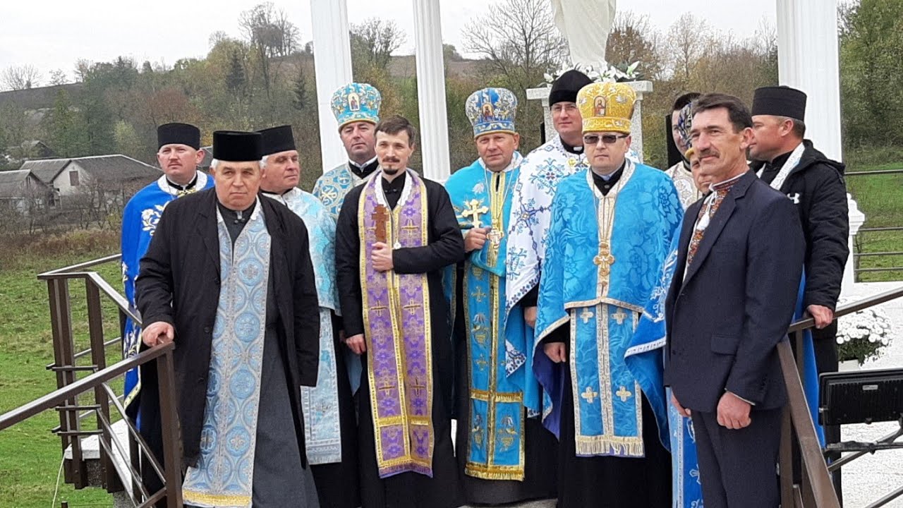 ВОЛОСТКІВ ❤Безцінний подарунок сім'ї ГРИНИШИН односельчанам.