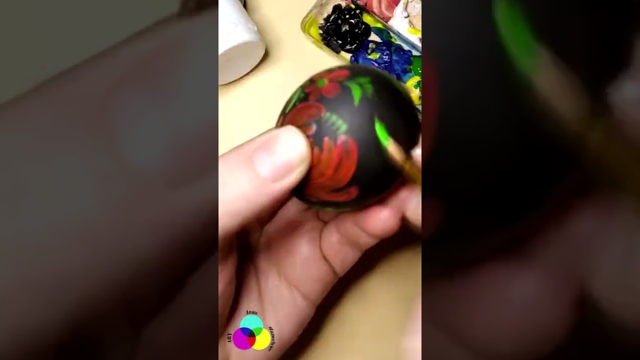 Easter Egg &ndash; Petrykivka Painting Process | &OElig;uf de P&acirc;ques &ndash; Peinture Petrykivka (Art Traditionnel)