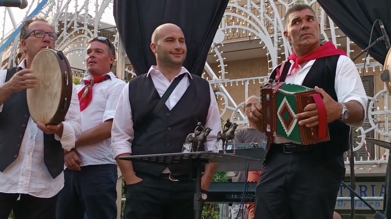 Fulkluri a Jaci Sant' Antoniu (CT), folklore ad Aci Sant'Antonio.