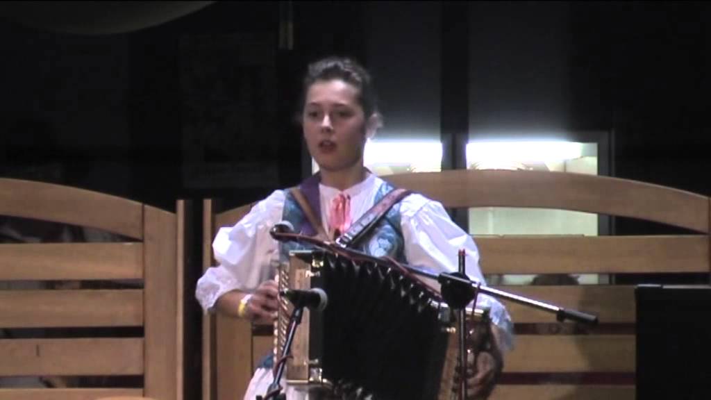 Heligonka  -  Miroslava Kmošková  -  Valašská heligonka 2011