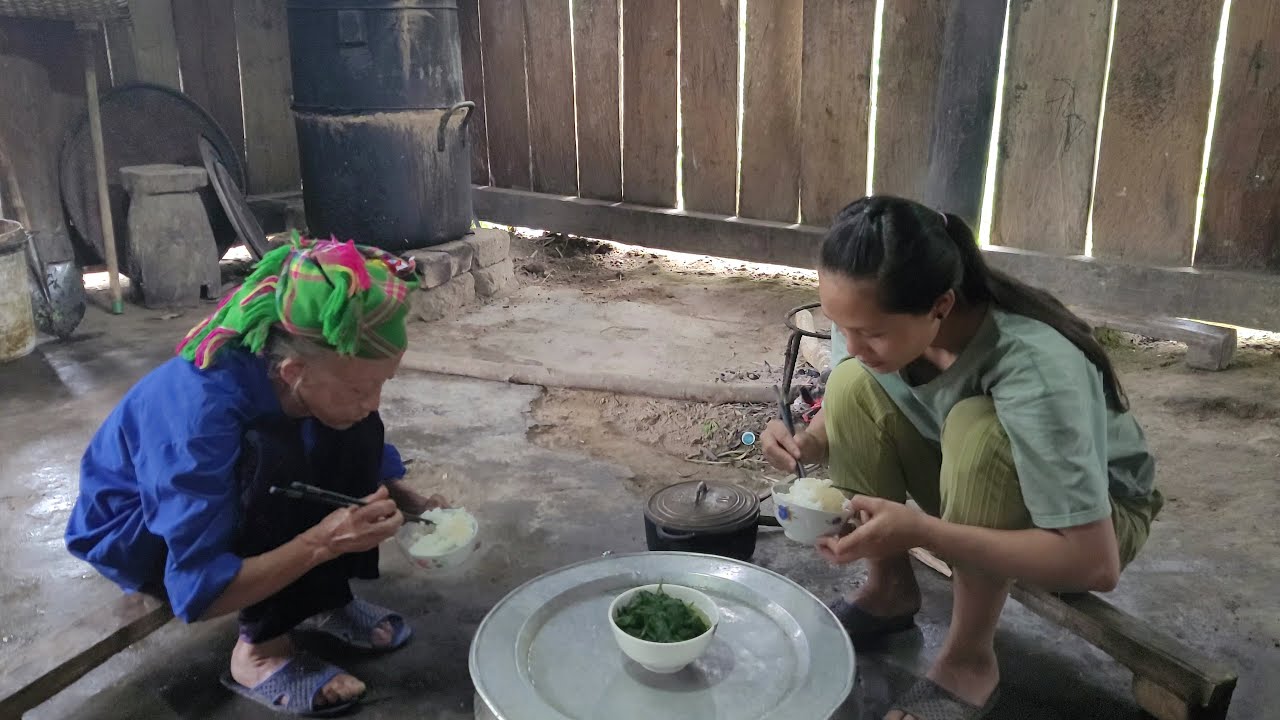 It's raining - cook lunch, eat with grandma